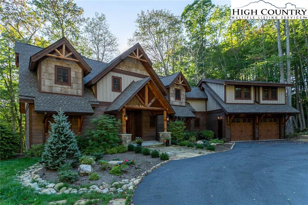 Image number 1 for the current listing