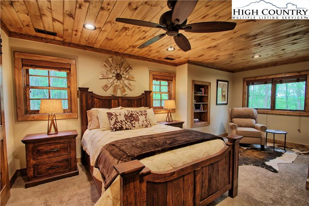 Image number 5 for the current listing