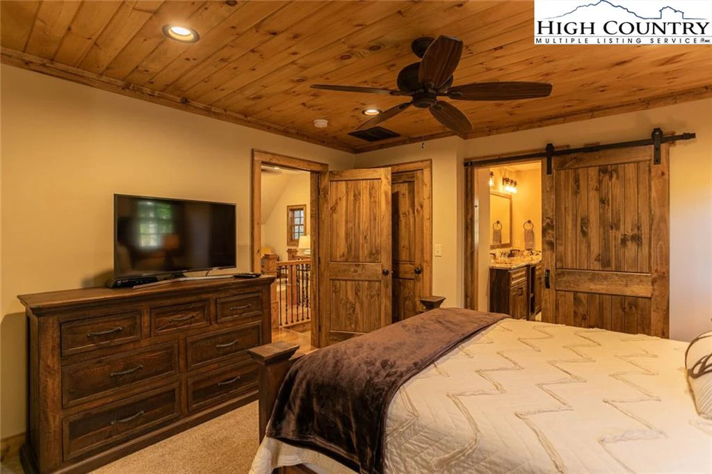 Image number 7 for the current listing
