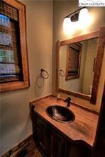 Image number 4 for the current listing