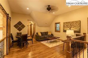 Image number 7 for the current listing