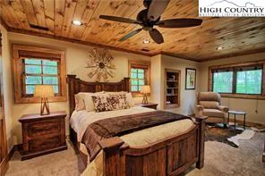 Image number 9 for the current listing