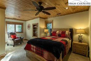 Image number 2 for the current listing