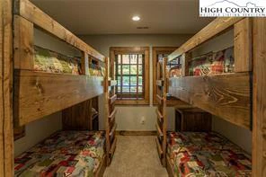 Image number 15 for the current listing