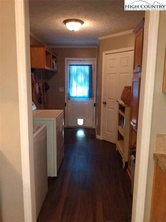 Image number 9 for the current listing