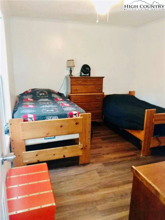 Image number 6 for the current listing