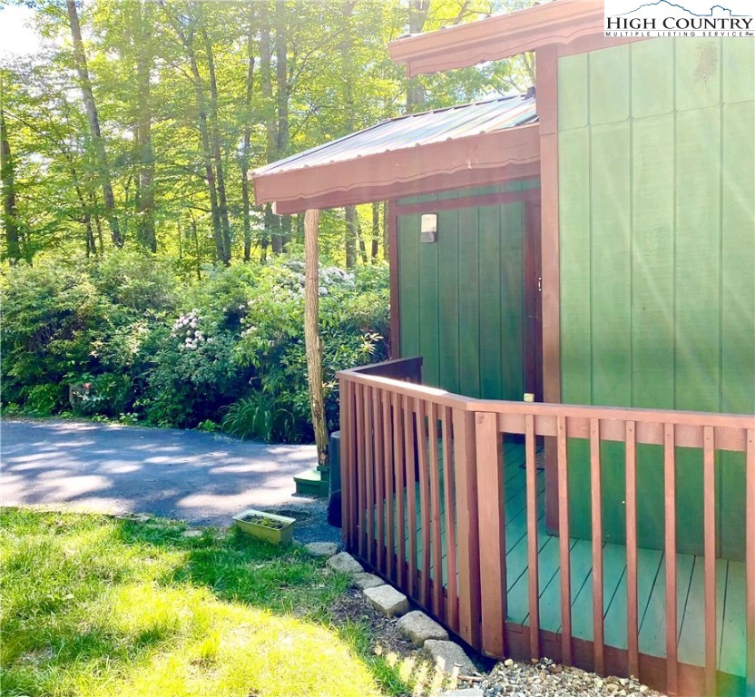 Image number 3 for the current listing