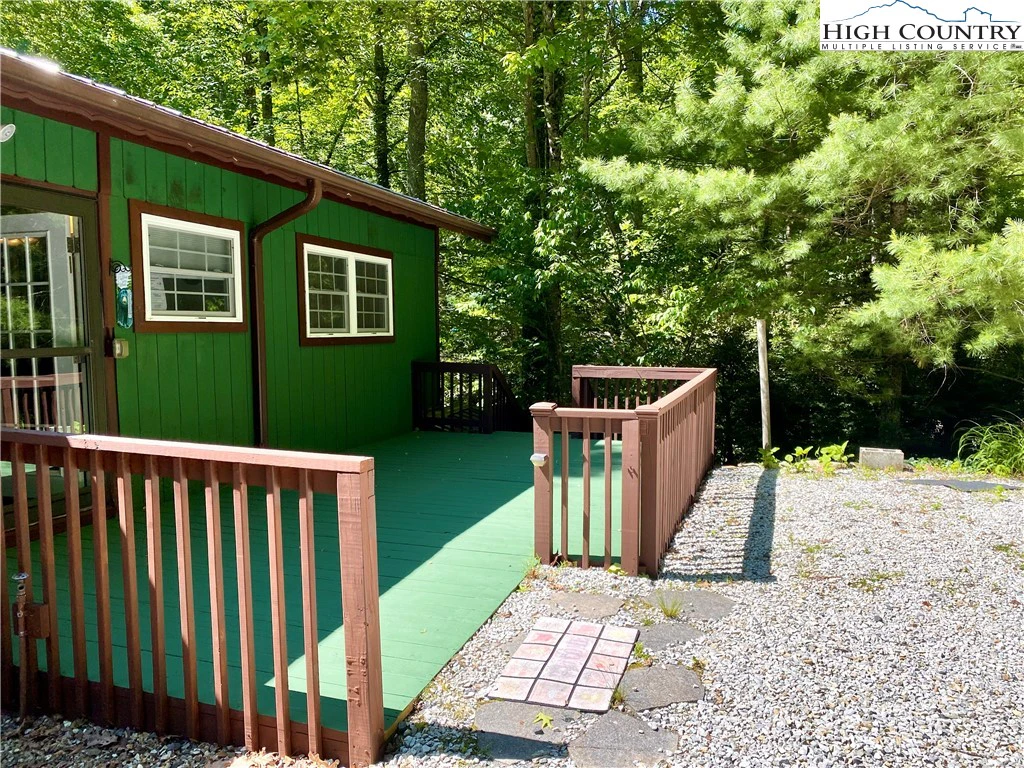 Image number 4 for the current listing