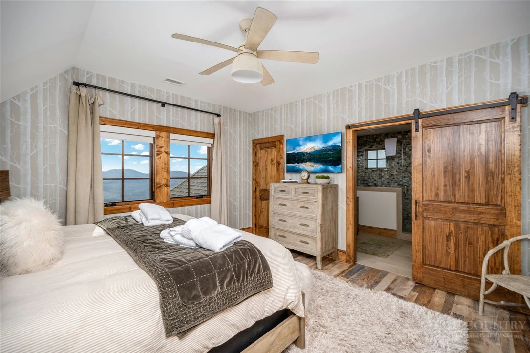 Image number 6 for the current listing