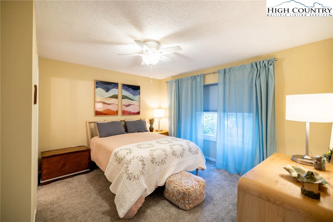 Image number 8 for the current listing