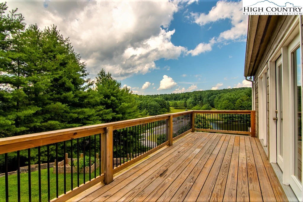 Image number 3 for the current listing
