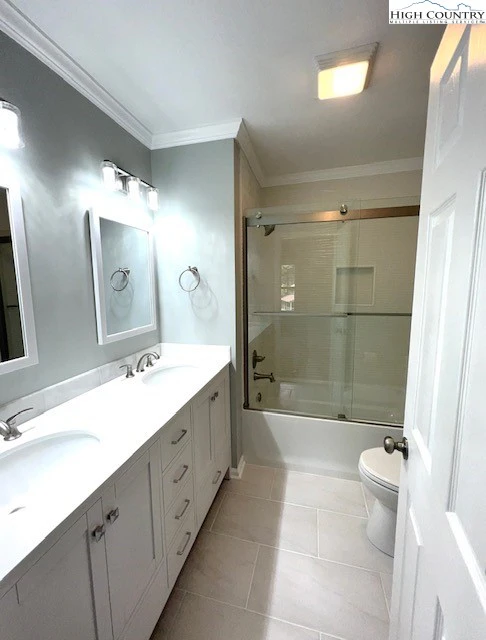 Image number 12 for the current listing