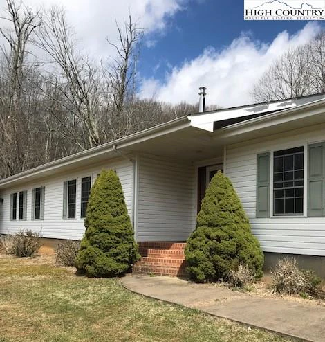 Image number 1 for the current listing