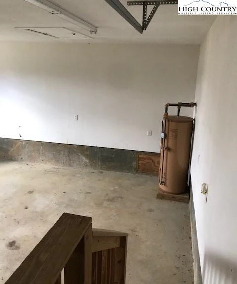 Image number 4 for the current listing