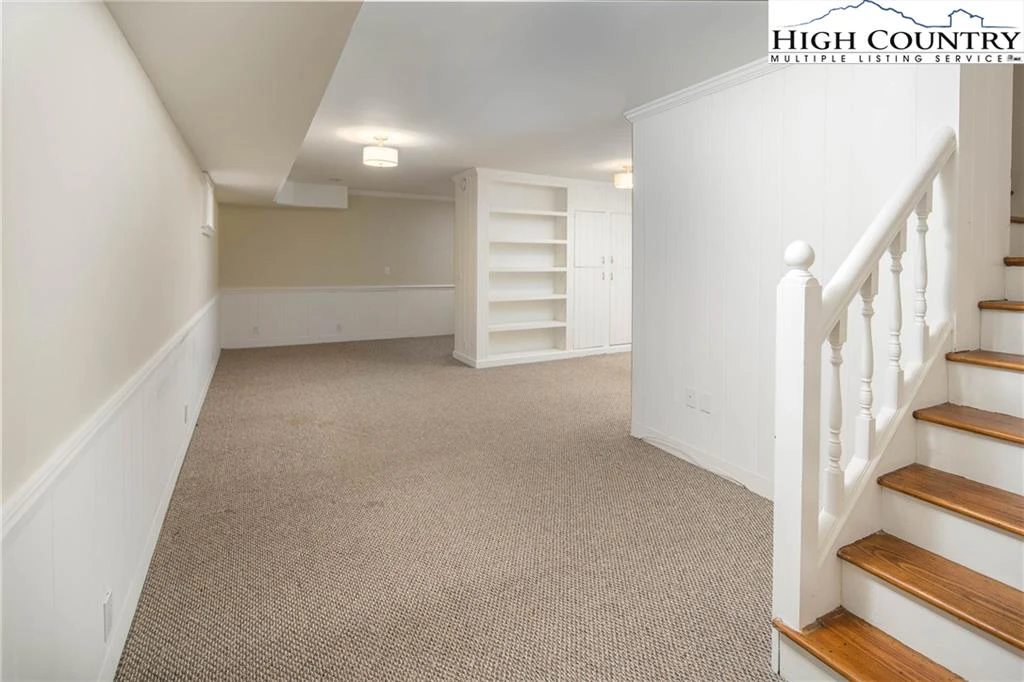 Image number 7 for the current listing