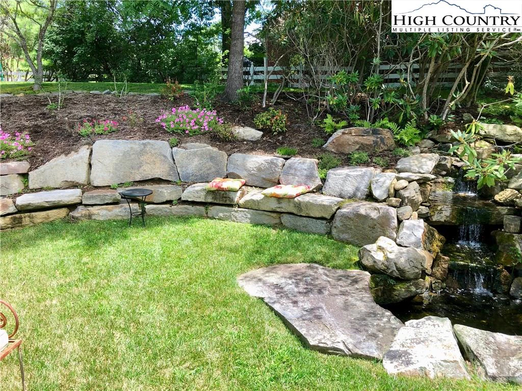 Image number 17 for the current listing