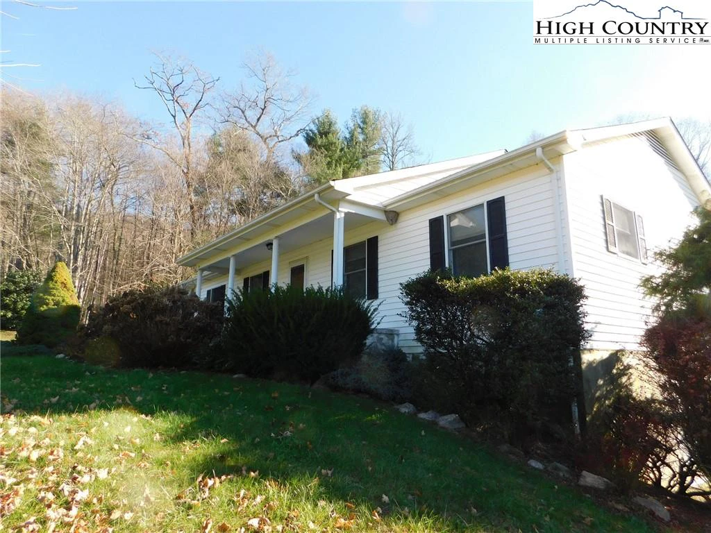Image number 1 for the current listing