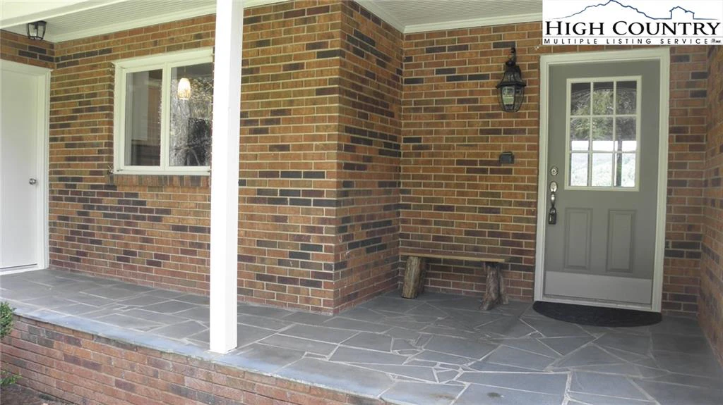 Image number 20 for the current listing