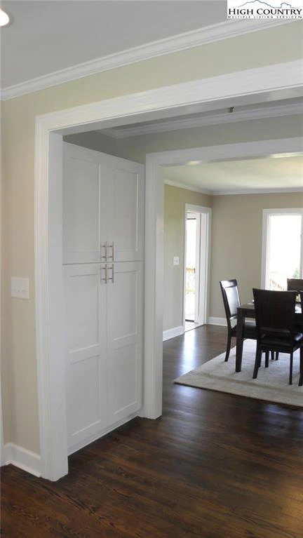 Image number 4 for the current listing