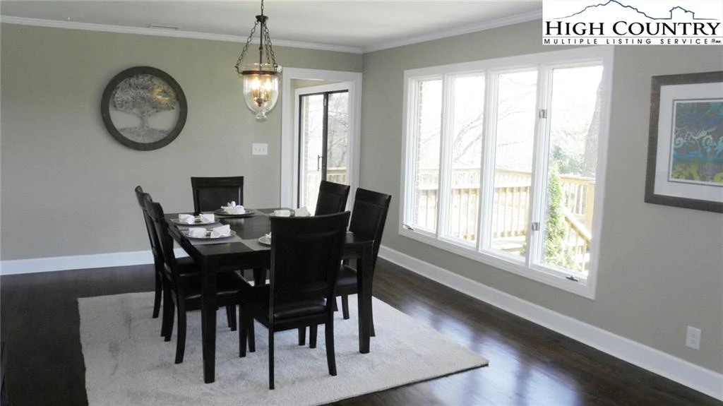Image number 5 for the current listing