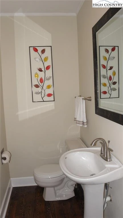 Image number 6 for the current listing