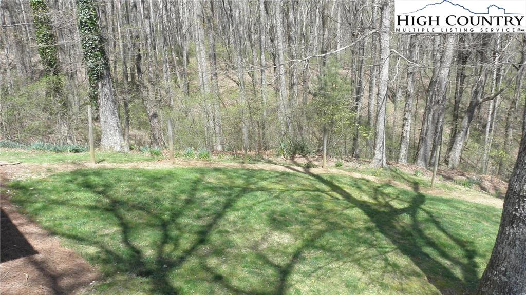 Image number 16 for the current listing
