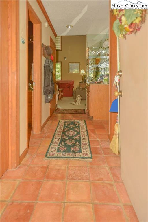 Image number 41 for the current listing