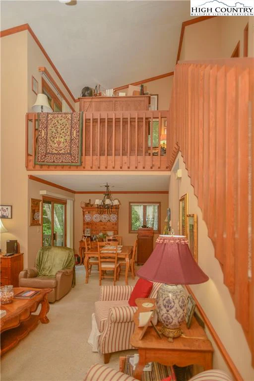 Image number 9 for the current listing