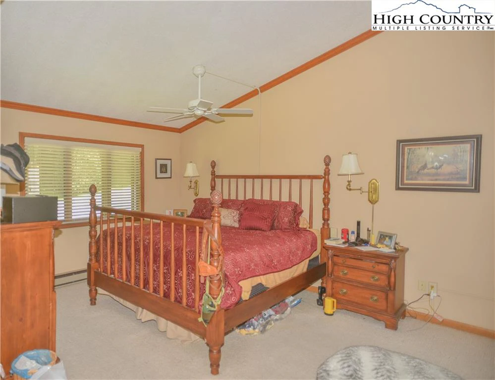 Image number 12 for the current listing