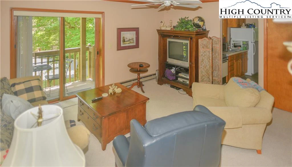 Image number 17 for the current listing