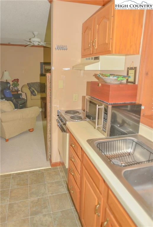 Image number 20 for the current listing
