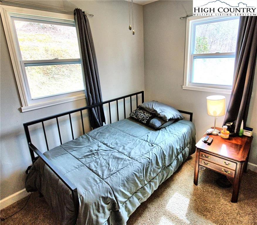Image number 14 for the current listing