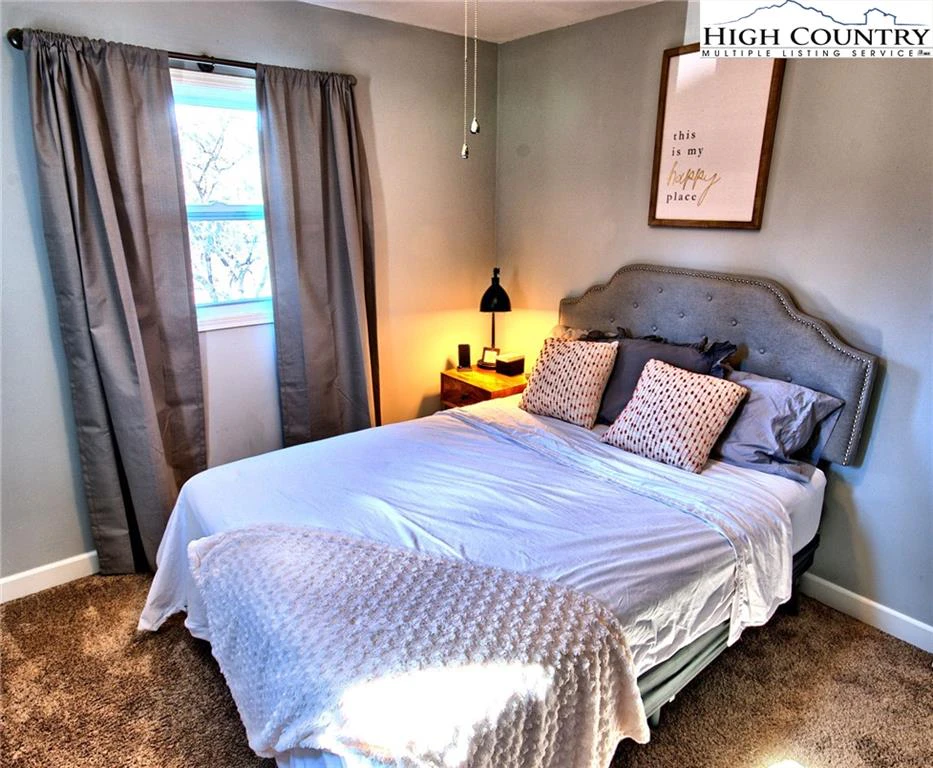 Image number 9 for the current listing