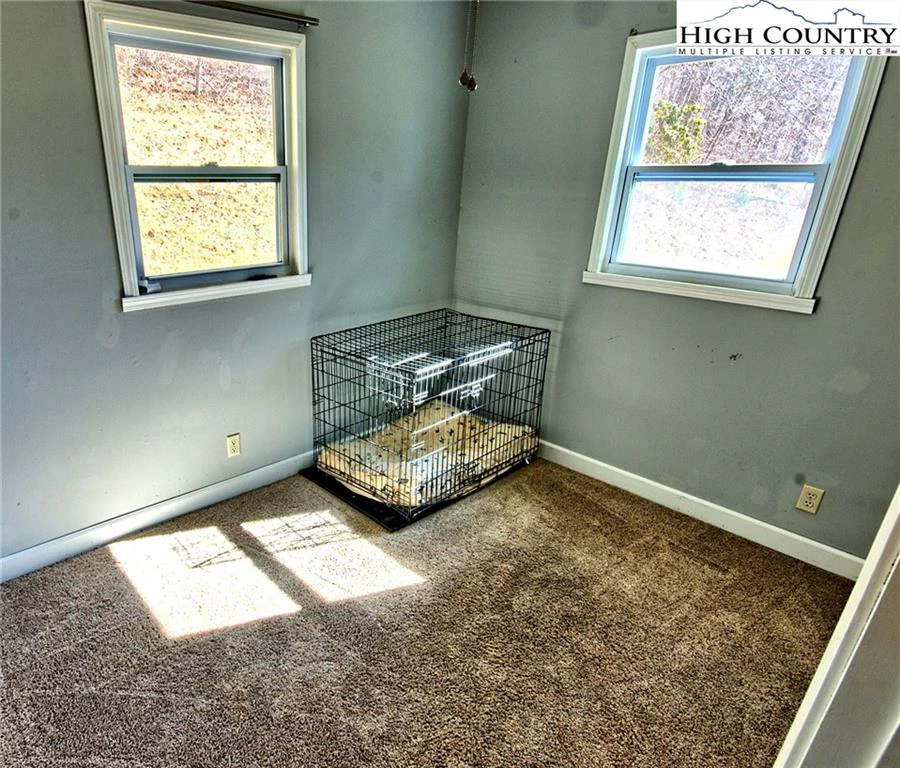 Image number 8 for the current listing
