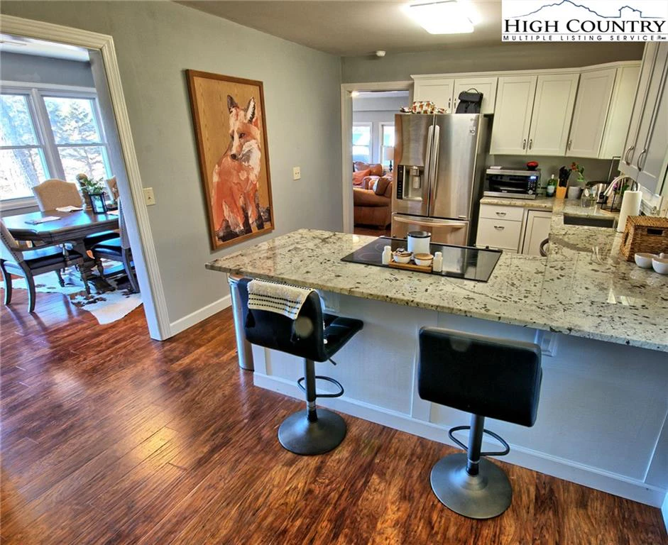 Image number 21 for the current listing