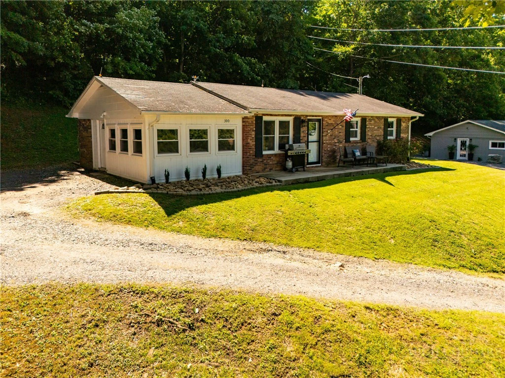 Image number 2 for the current listing