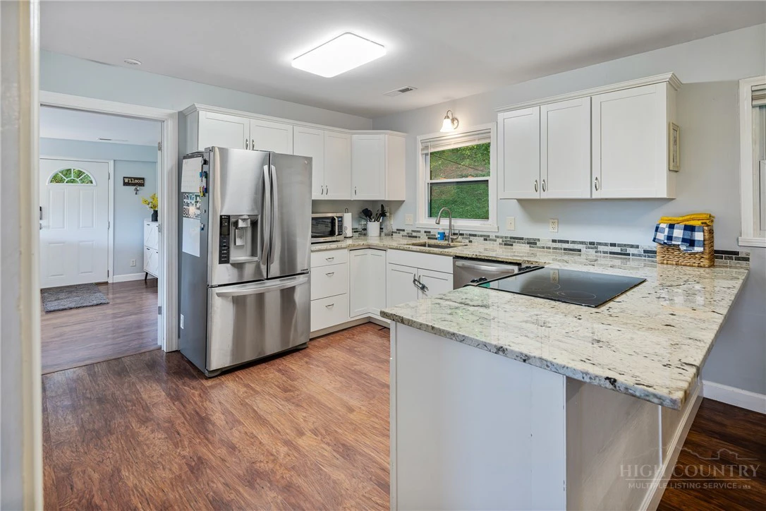 Image number 5 for the current listing
