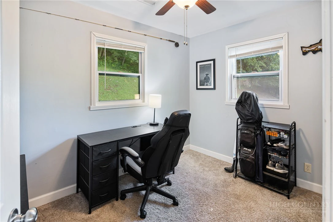 Image number 14 for the current listing