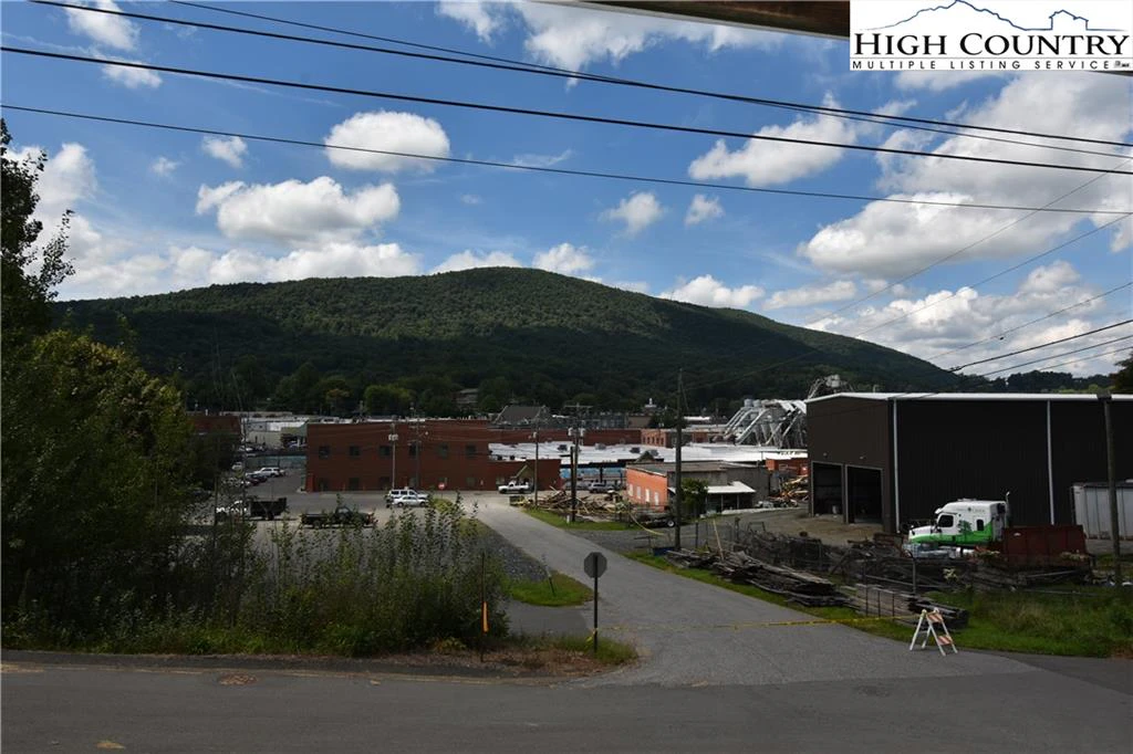 Image number 4 for the current listing