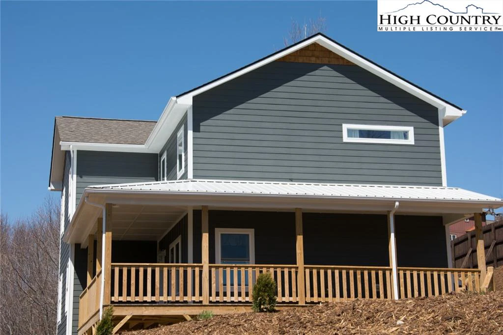 Image number 1 for the current listing