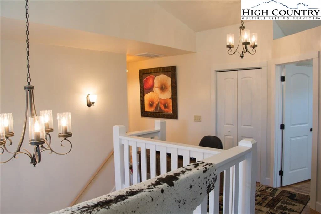 Image number 6 for the current listing
