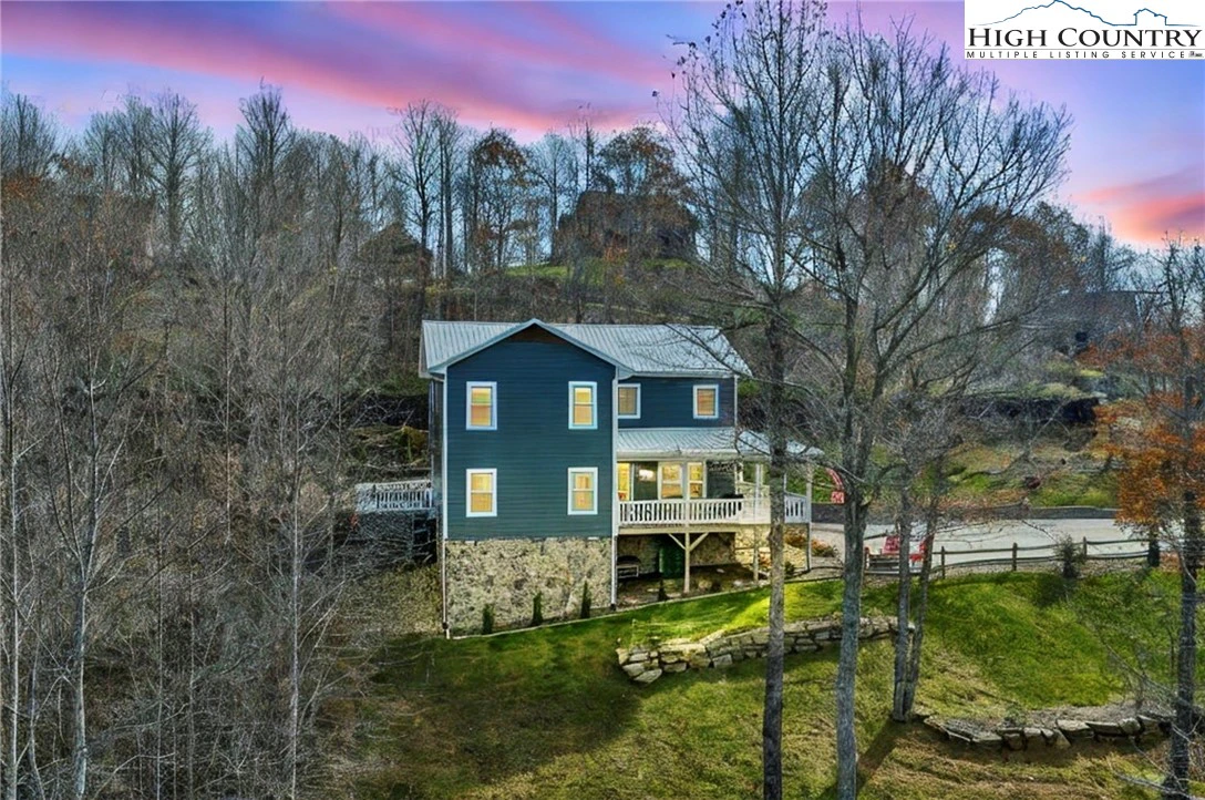 Image number 1 for the current listing