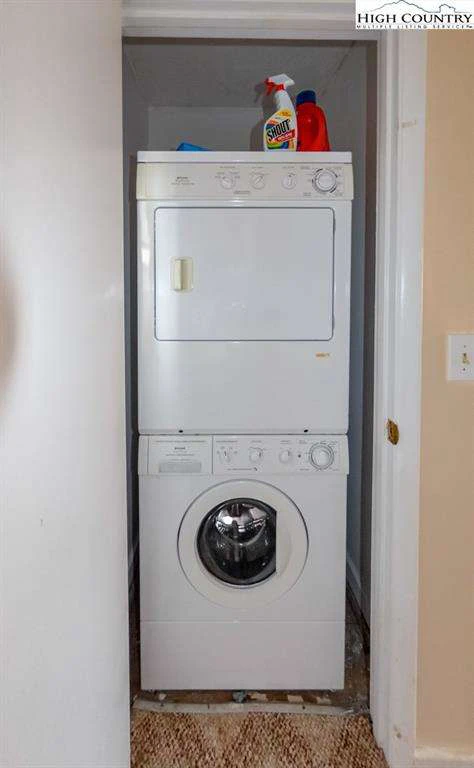 Image number 4 for the current listing