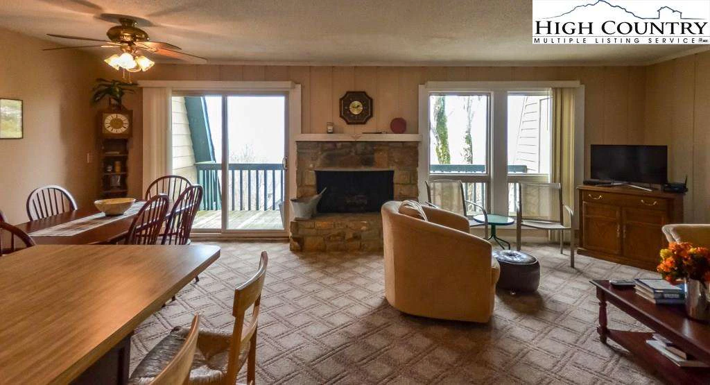 Image number 19 for the current listing