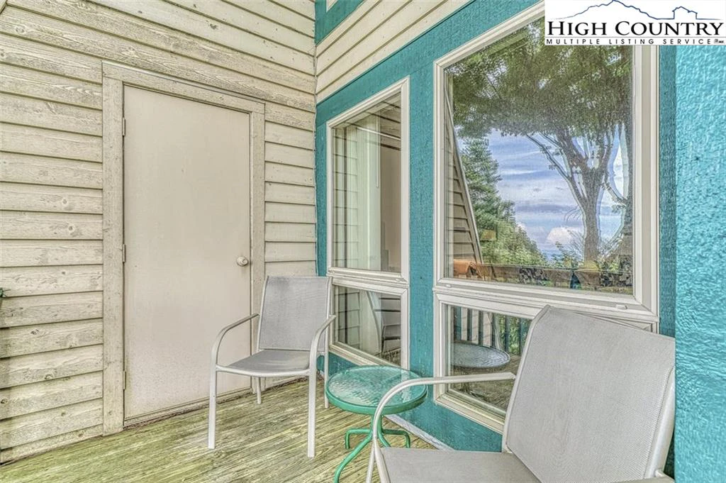 Image number 3 for the current listing