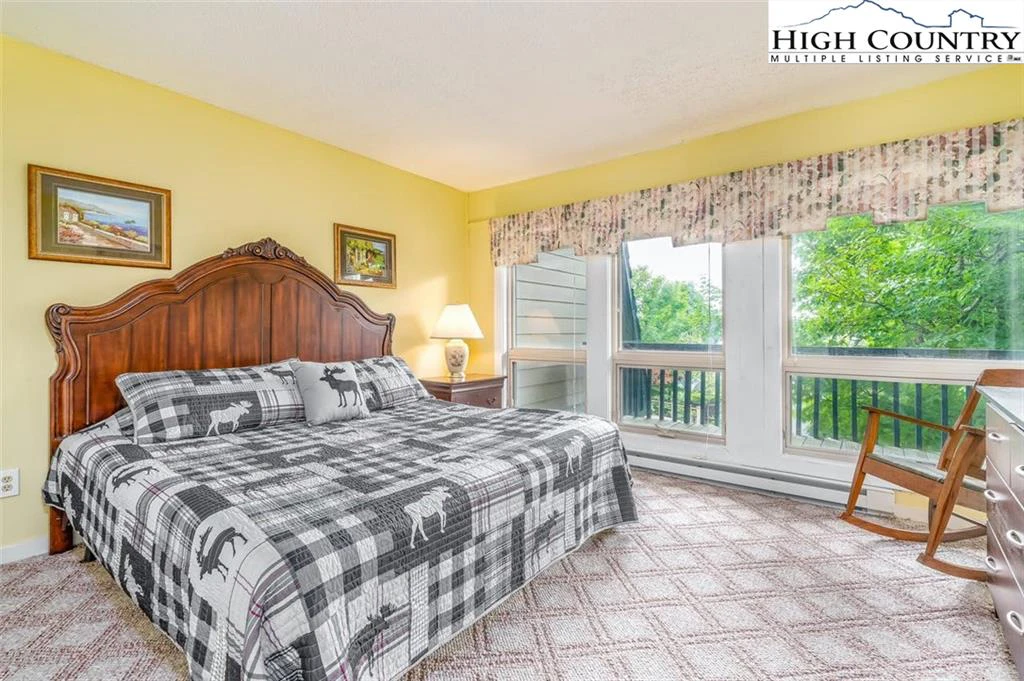 Image number 14 for the current listing