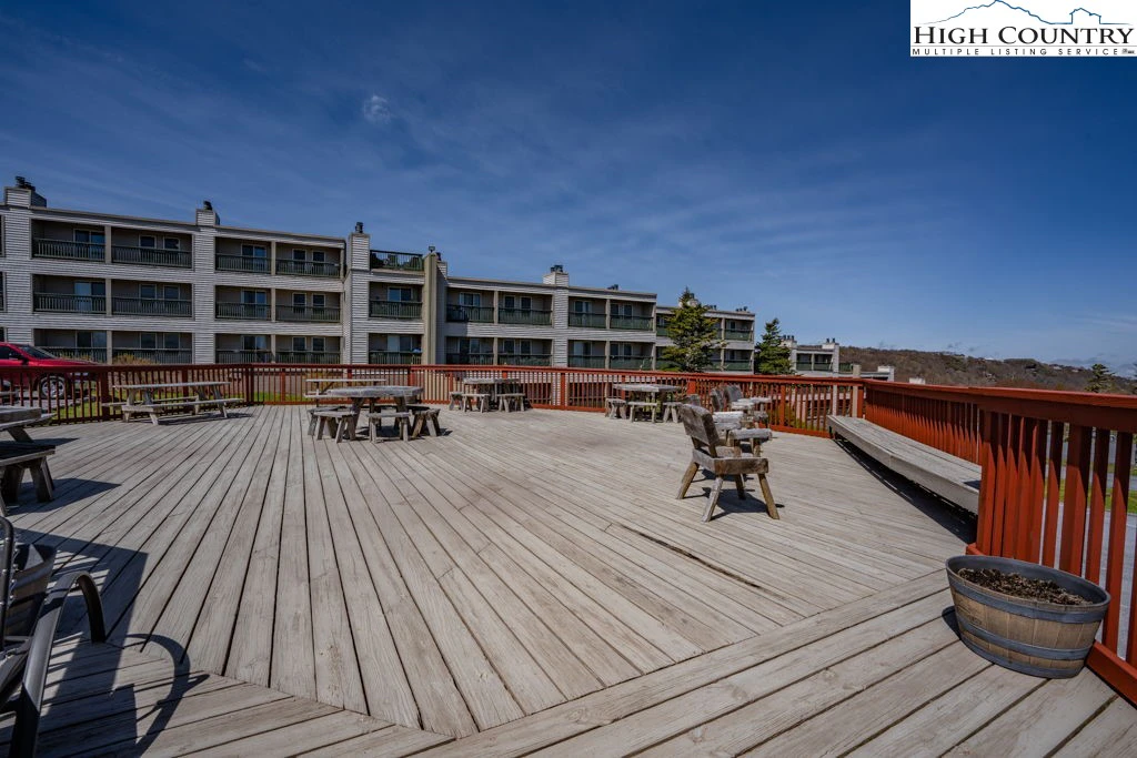 Image number 2 for the current listing