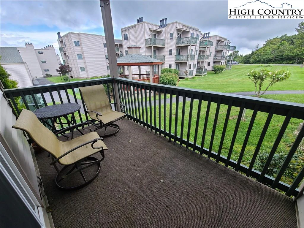 Image number 13 for the current listing