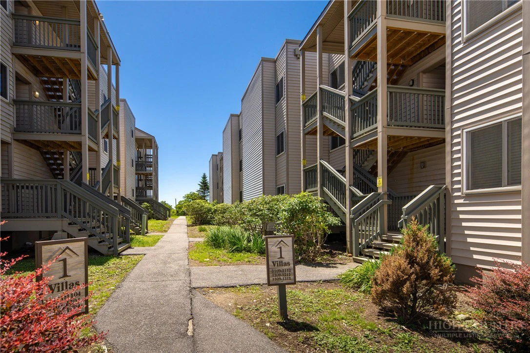 Image number 2 for the current listing