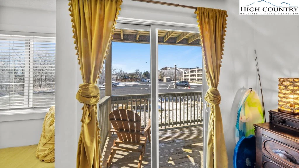 Image number 11 for the current listing